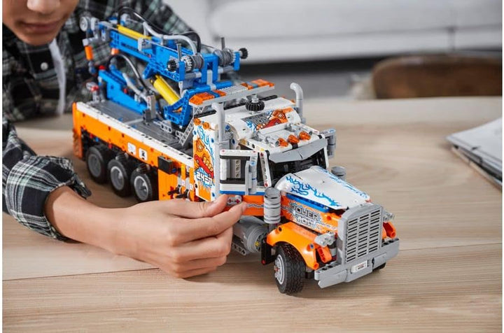 LEGO Technic Schwerlast-Abschleppwagen mit Kran, Spielzeugmodellbauset, Engineering for Kids Serie,