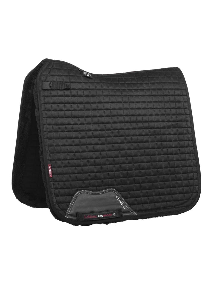 LeMieux Merino Plus Sensitive Lammfell Dressur-Schabracke, Schwarz, L, Schwarz
