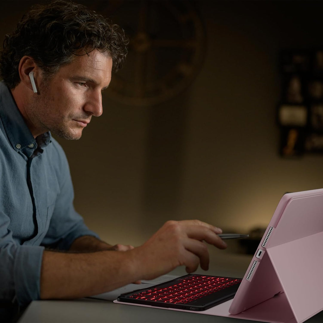 Hülle mit Tastatur für iPad 9/8/7 Generation (2021/2020/2019) 10.2 Zoll Soft TPU Rückschalemit Stift
