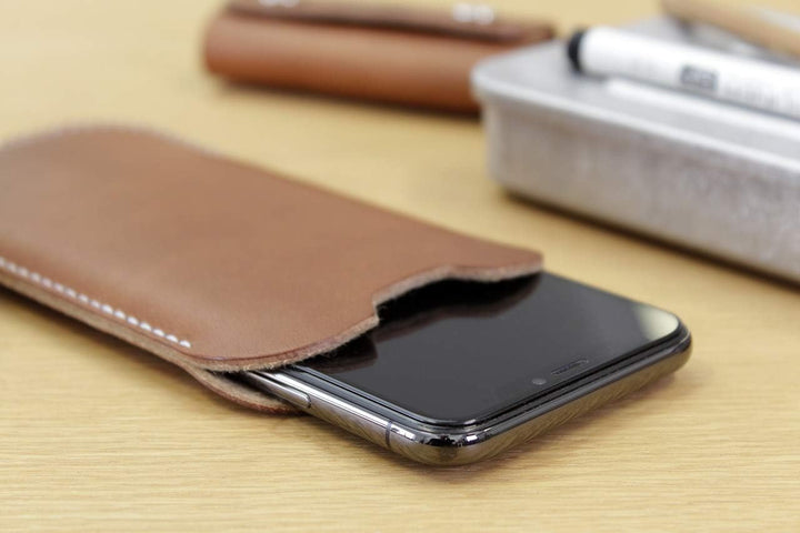 Pack & Smooch Hülle für iPhone 13 Mini / 12 Mini (5,4") - Kingston - Pflanzlich gegerbtes Leder, Mad