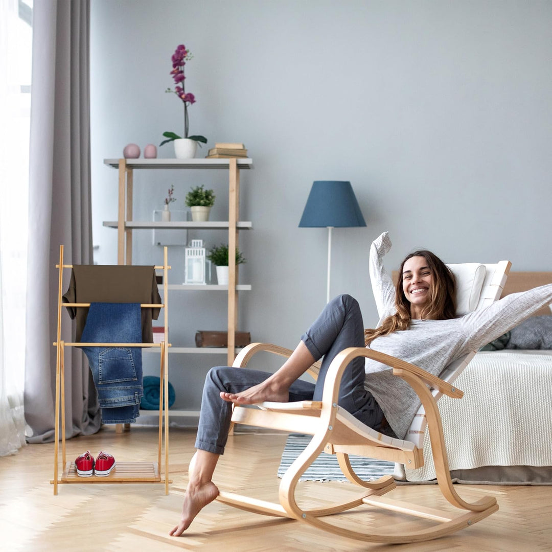 Relaxdays Handtuchleiter Bambus, 3 Stangen, 1 Ablage, HBT: 110 x 53 x 31,5 cm, klappbar, Standhandtu