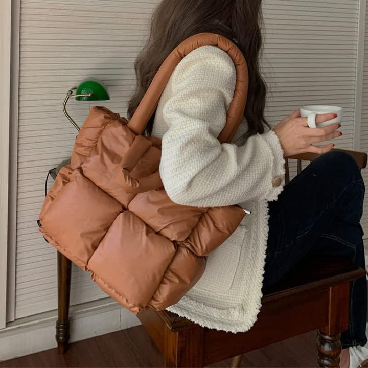 Avilego Puffer Umhängetasche für Frauen Mini Down Satchel Hobo Bag Gesteppte Tragetasche Chic Geldbö