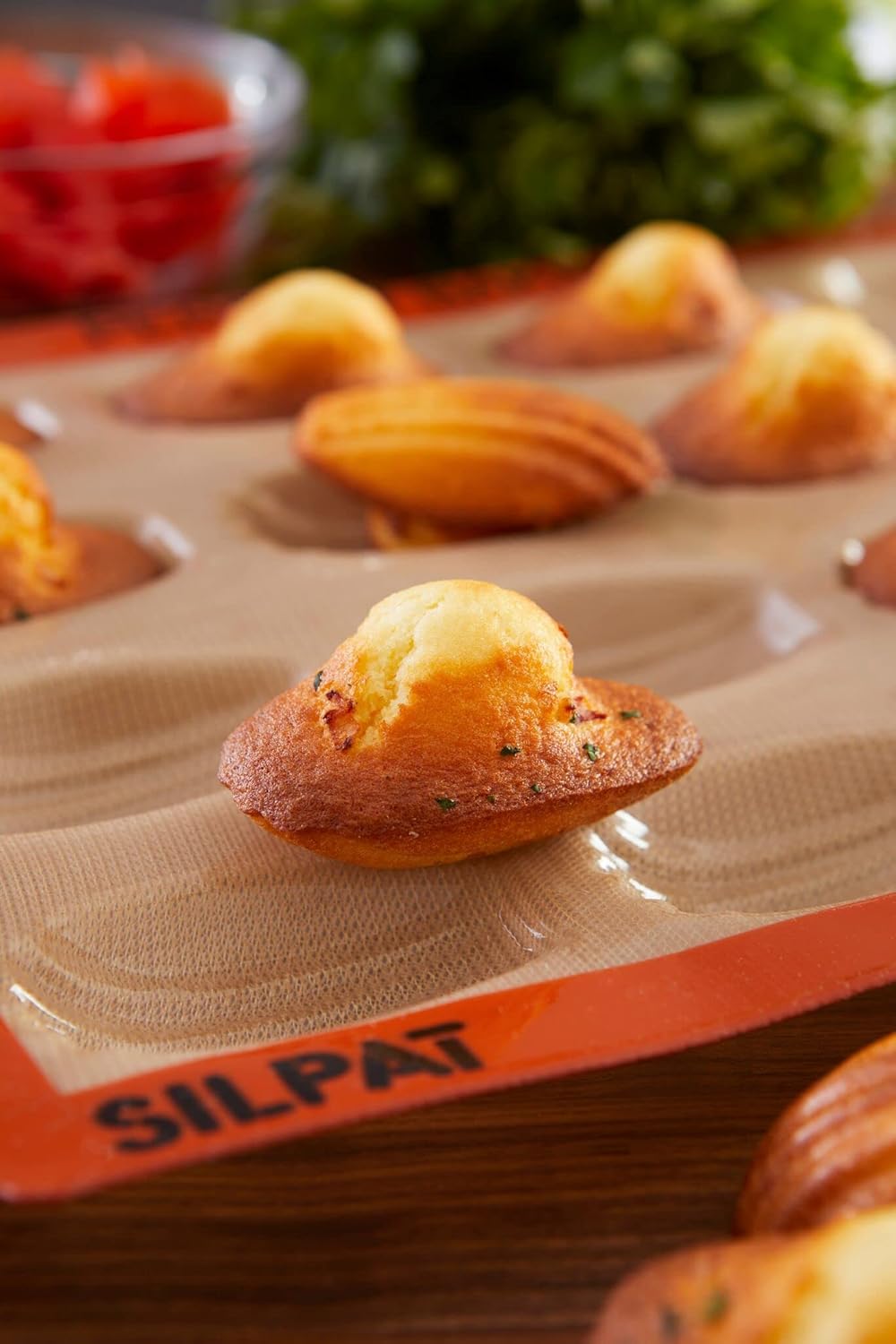 Silpat ES-02511-99 Perfect Antihaftbeschichtete Madeleine-Form, Silikon, Orange, Madeleine