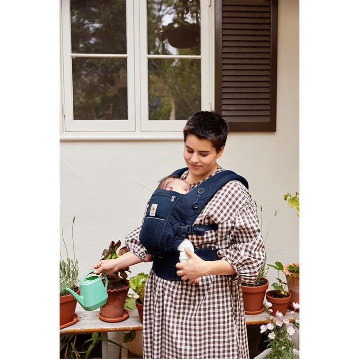 Ergobaby Adapt Babytrage für Neugeborene ab Geburt, 3-Positionen SoftFlex Mesh Ergonomische Babybauc