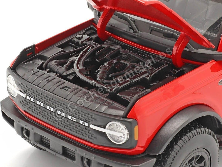 Maisto 531456 Ford Bronco Wildtrak Modellauto im Massstab 1 18, rot