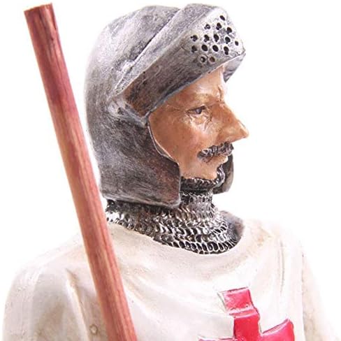 Stehender Kreuzritter mit langem Stab in der Hand Ritter Figur Skultur Mittelalter