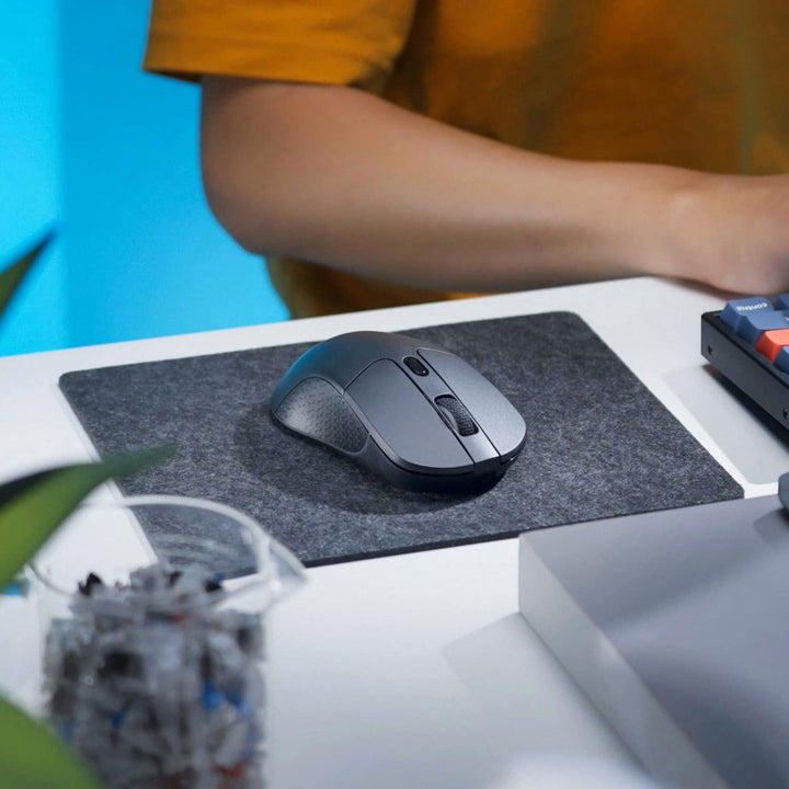 Keychron M3 Kabellose Maus, PAW3395-Sensor mit programmierbarer Makrotaste 26.000 DPI, unterstützt 2