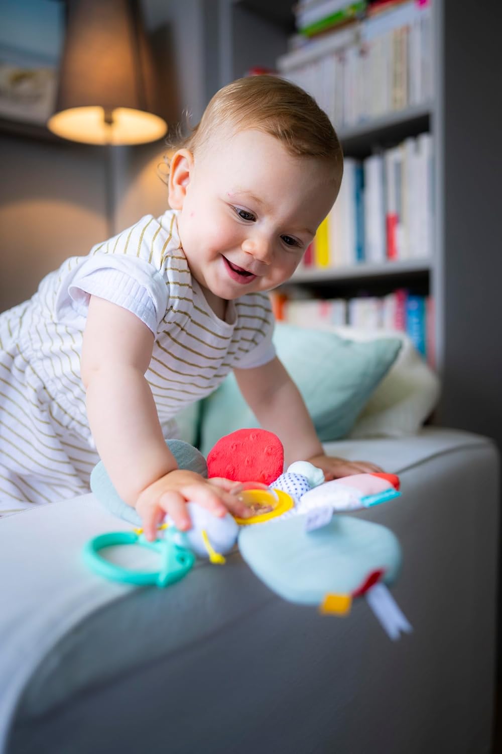 Sophie la Girafe – Multisensorischer Kinderwagen-Schmetterling – Ab 3 Monaten – Beissring, Glöckchen