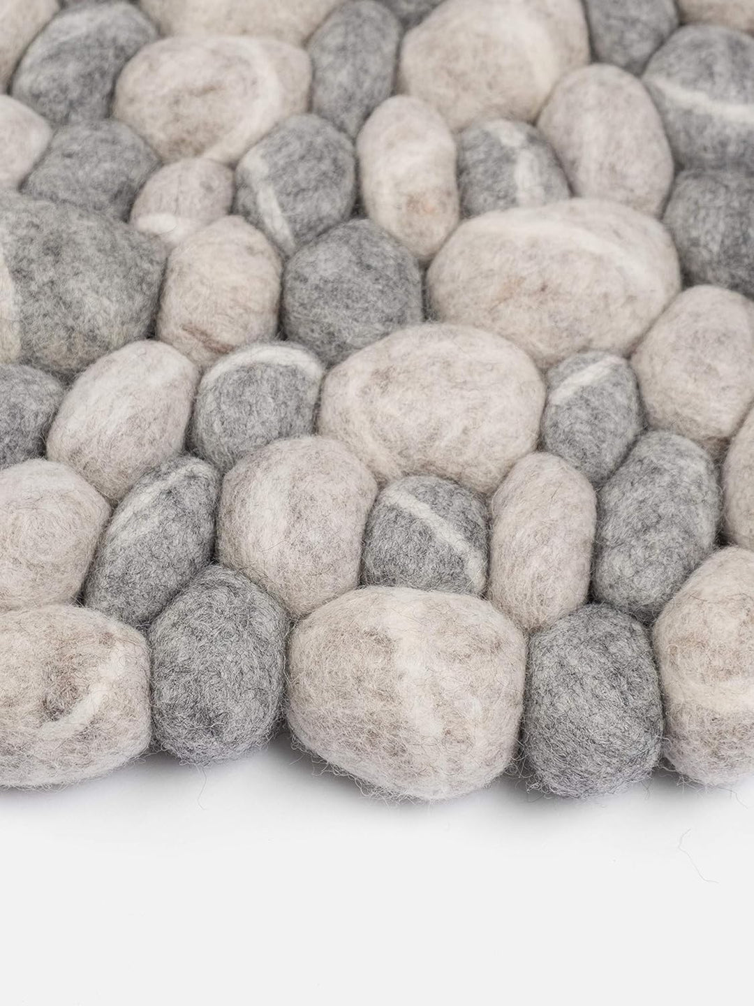 myfelt Filzkugelteppich Ernie - Ø 50 cm, ideal für Schlaf-, Wohn-, Kinderzimmer, Flur & Bad 50cm Ø K