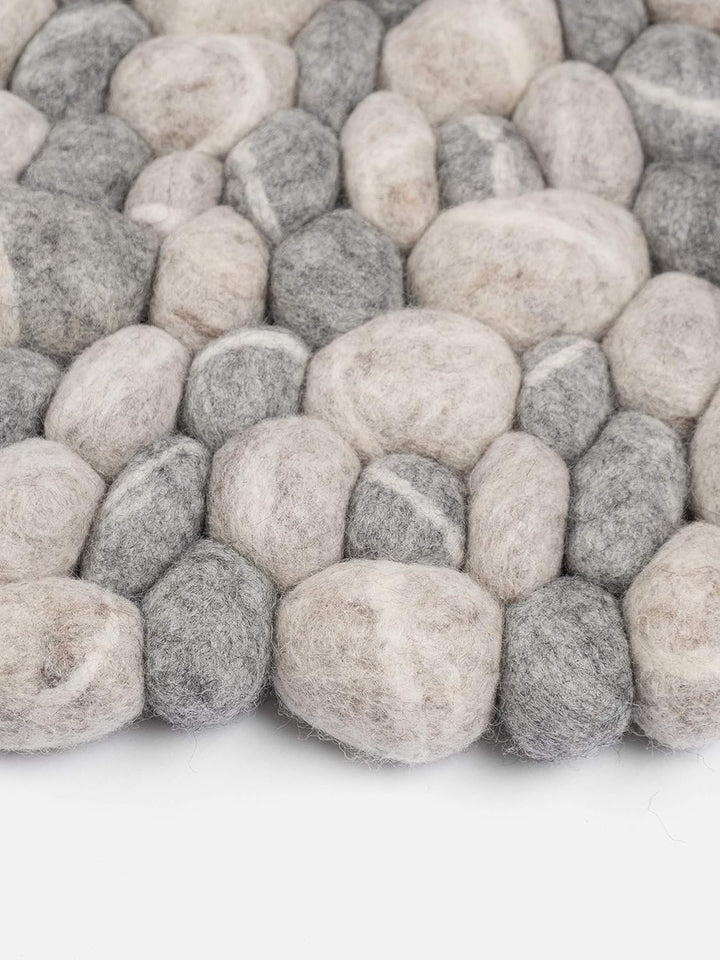 myfelt Filzkugelteppich Ernie - Ø 50 cm, ideal für Schlaf-, Wohn-, Kinderzimmer, Flur & Bad 50cm Ø K