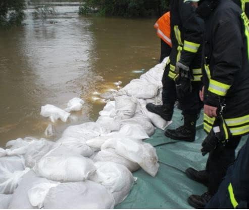 PP Sandsäcke als Hochwasserschutz, Leere Sandsäcke mit Band zum Befüllen, genutzt von THW Feuerwehr