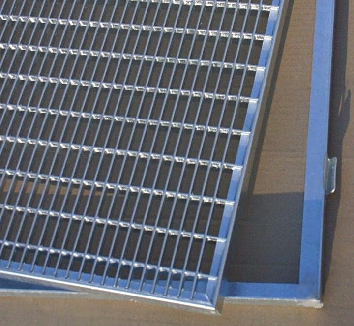 SPH Gitterrost verzinkt 500x800mm mit ZARGE Maschenweite 30x10mm Gesamthöhe 23mm