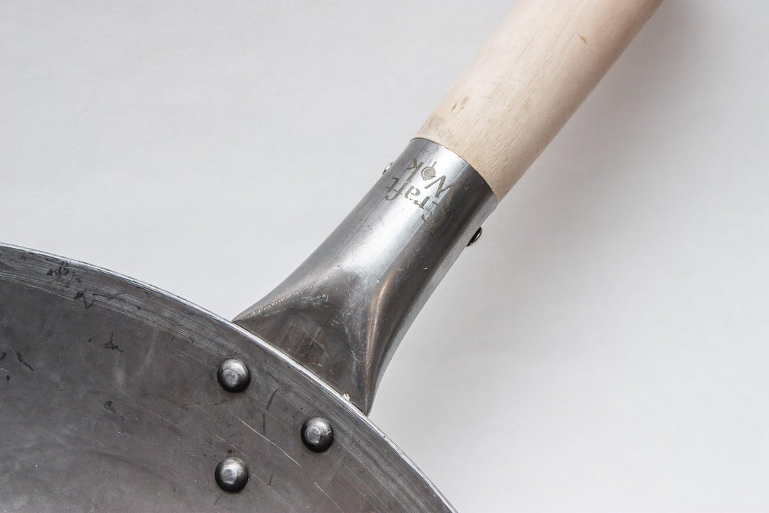 Craft Wok 731W316 Pow-Wok, flach, handgehämmerter Karbonstahl, mit Holz- und Stahlgriff, 35,6 cm, fl