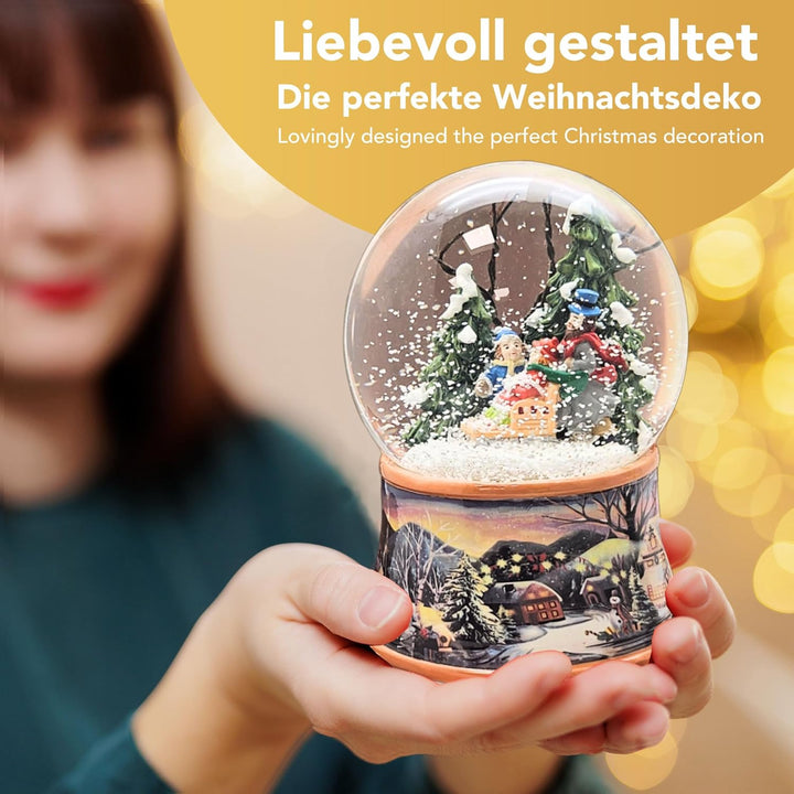 Schneekugel Weihnachten mit Musik | Winterspaziergang mit Familie und Schlitten | Sockel Winterlands