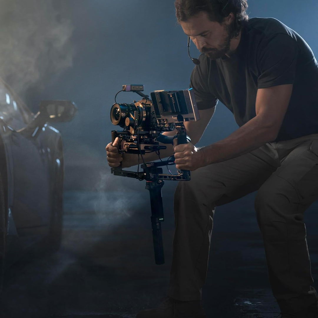 DJI RS 4 Pro Combo (2026), 3-Achsen Gimbal-Stabilisator für DSLR- und Kinokameras Canon/Sony/Panason