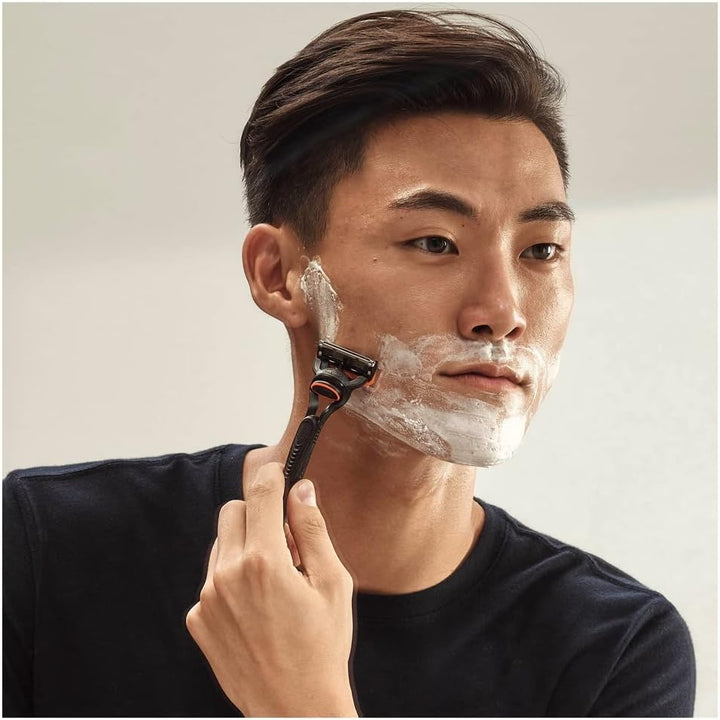 Gillette Fusion 5 Nassrasierer Herren, Rasierer + 7 Rasierklingen mit 5-fach Klinge, Geschenk Männer
