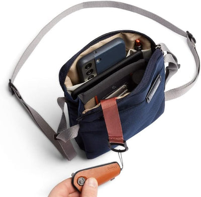 Bellroy City Pouch (Sling-Tasche, E-Reader oder kleines Tablet, Geldbörse, Sonnenbrille, Smartphone)