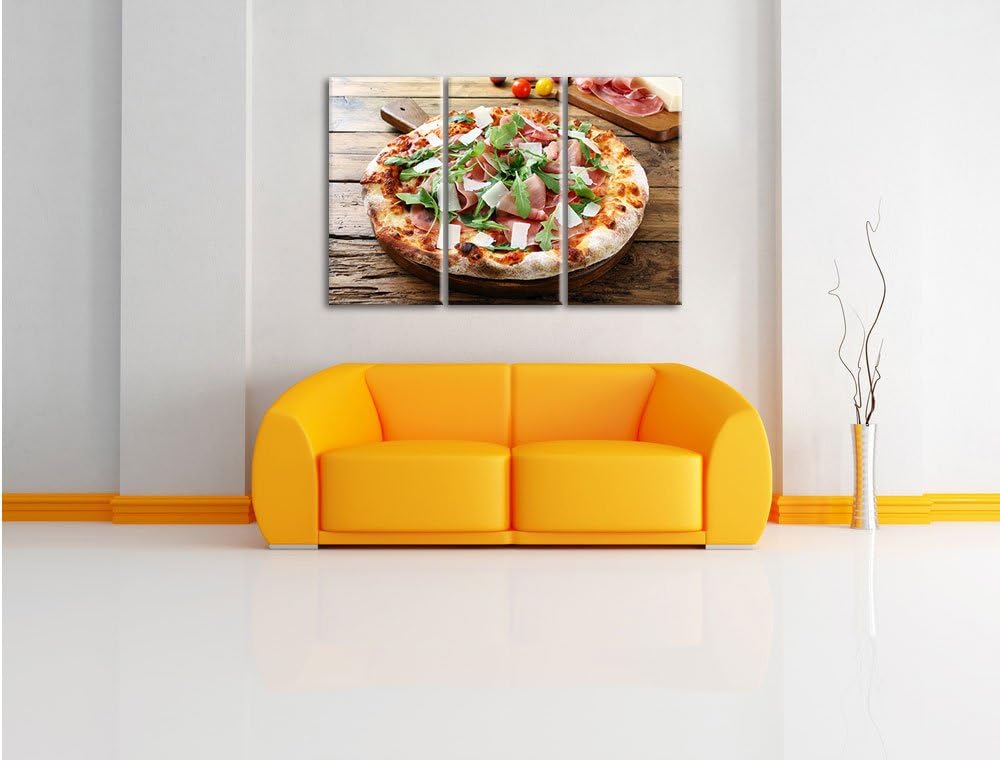Pixxprint Prosciutto Pizza mit Rucola und Parmesan auf rustikalem Holztisch 3-Teiler Leinwandbild 12