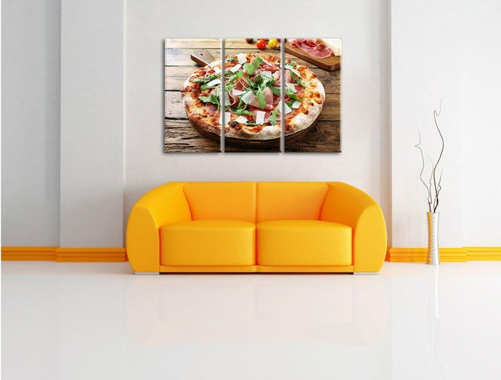 Pixxprint Prosciutto Pizza mit Rucola und Parmesan auf rustikalem Holztisch 3-Teiler Leinwandbild 12