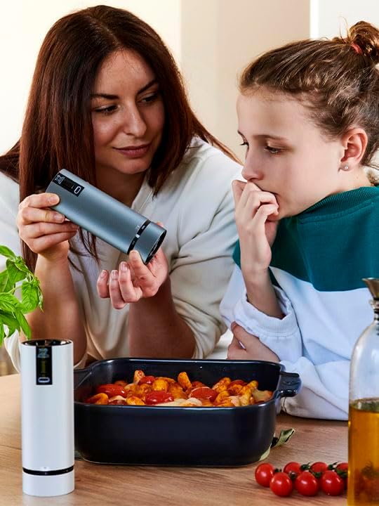 PEUGEOT - Wiederaufladbare elektrische u‘Select-Salzmühle Line 15 cm + Steinsalz - 6 voreingestellte