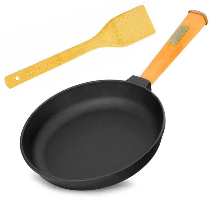 Gusseisenpfanne 26 cm Bratpfanne aus Gusseisen BRIZOLL mit Holzgriff und Pfannenwender von 4big.fun