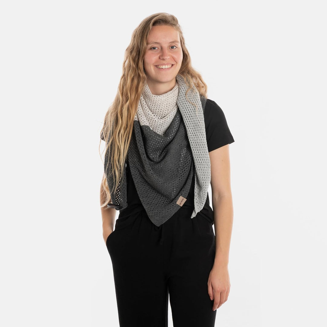 KNIT FACTORY - Lacey Stricktuch - Quadratisches Halstuch aus 30% Wolle und 70% Polyacryl - Umschlagt