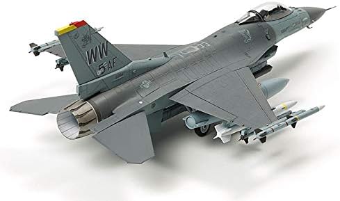 TAMIYA 300060788 - 1:72 F-16CJ Fighting Falcon mit Zurüstteilen, Grau