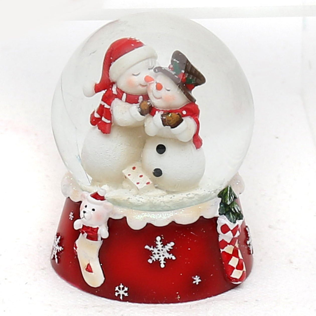 Dekohelden24 Schneekugel, Weihnachtsmann Duo, rot weiss, Masse H/B/Ø Kugel: ca. 8,5 x 7 cm/Ø 6,5 cm.