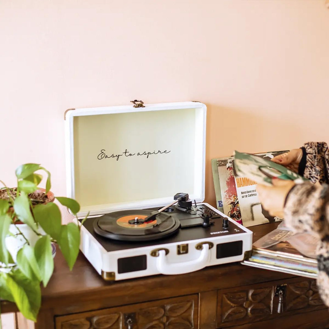 PRIXTON - VC400 Vintage-Vinyl-Plattenspieler | Vinyl-Player & Konverter über Bluetooth & USB | 2 ein
