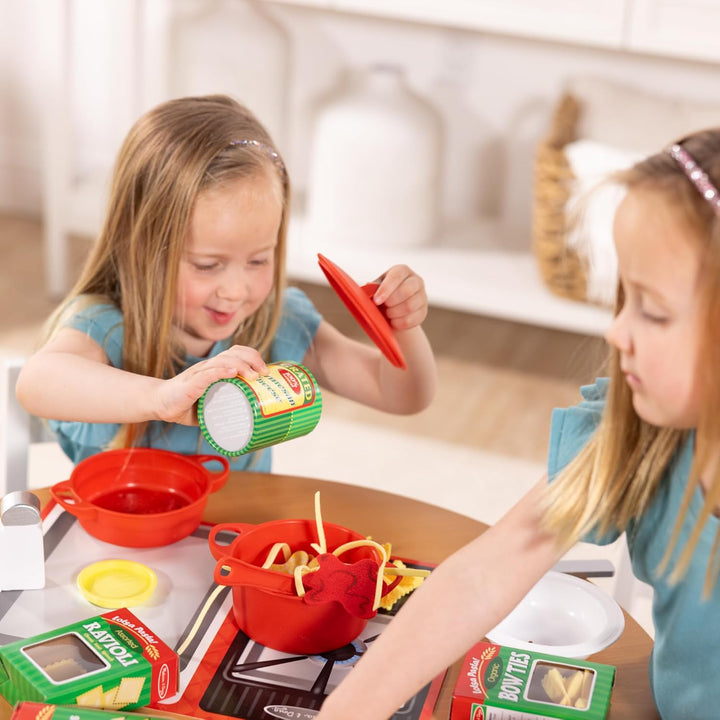 Melissa & Doug Pasta Spielset - 50+ Teile inklusive verschiedener Spiel-Nudelsorten aus Filz, Töpfe
