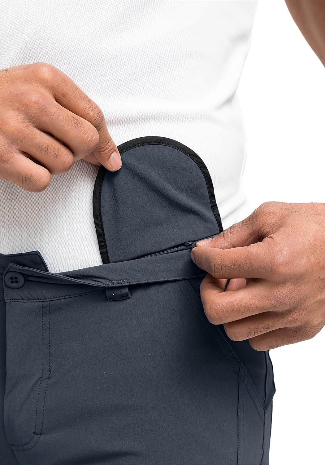 Maier Sports Herren Wanderhose Nil Short M, kurze Outdoor-Hose mit Gürtel, 5 Taschen bieten viel Sta