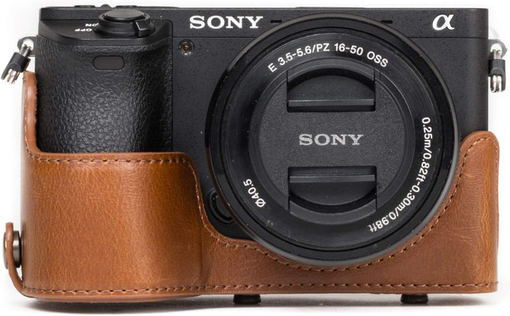 MegaGear Sony Alpha A6500 (16-50 mm) Ever Ready Leder Kamera-Case mit Trageriemen und Batteriezugang