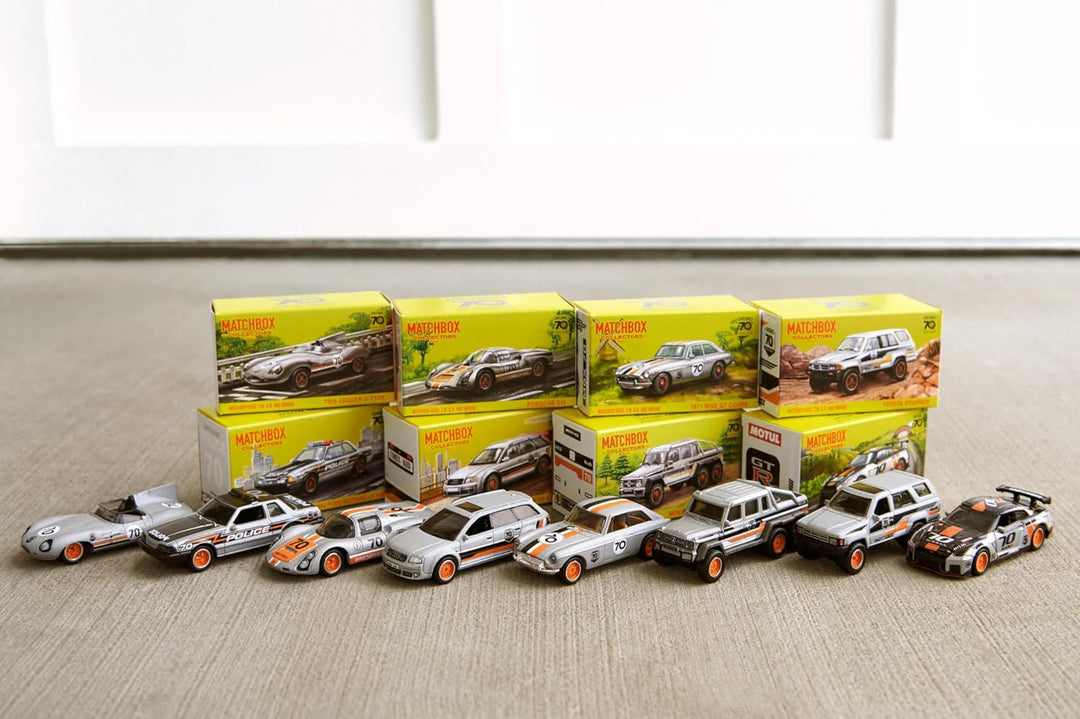 MATCHBOX Premium Die-Cast Set - 8 Sammler-Fahrzeuge mit True-Grip-Reifen, beweglichen Teilen und pla