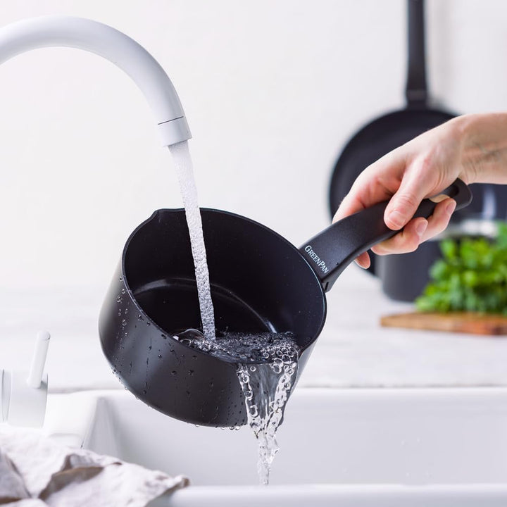GreenPan Essence Stielkasserolle 16 cm 1,58 L, 2 Ausgiesser, Thermolon Keramik-Antihaftbeschichtung,