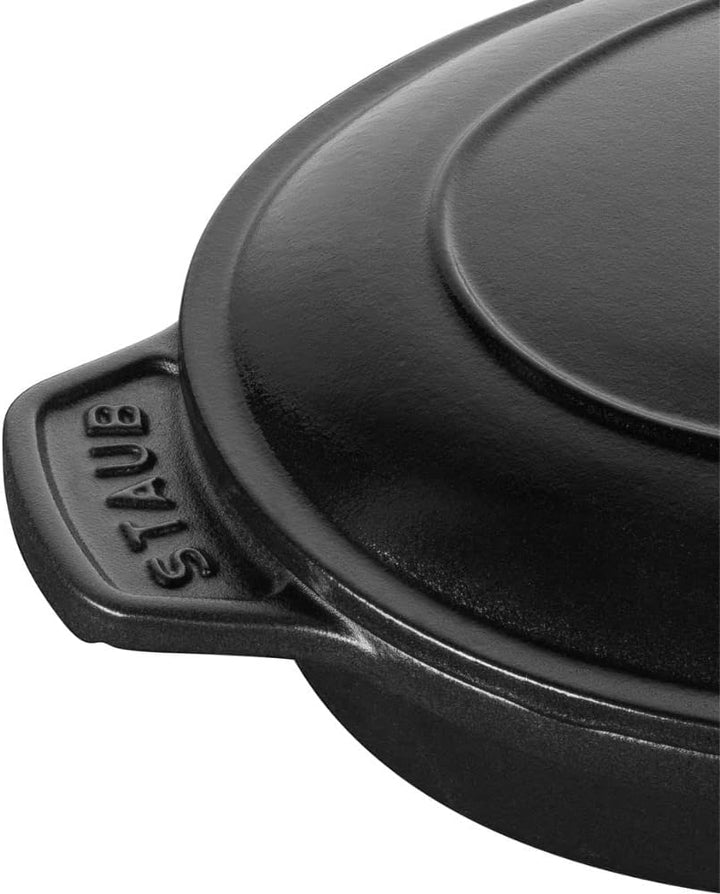 Staub 40509-582-0 Auflaufform, oval 23 x 17 cm, 1 L mit mattschwarzer Emaillierung im Inneren der Au