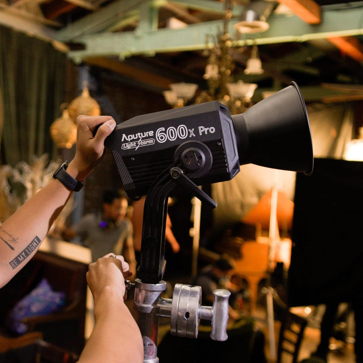 Aputure LS 600x Pro LED-Videoleuchte Bi-Color 600W 2700K-5600K Hohe Leuchtdichte Professionelles Stu