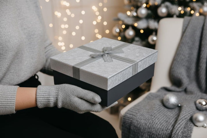 Emartbuy Set mit 3 stabilen Geschenkboxen, dunkelgraue Box mit silbernem Deckel, brauner Innenseite