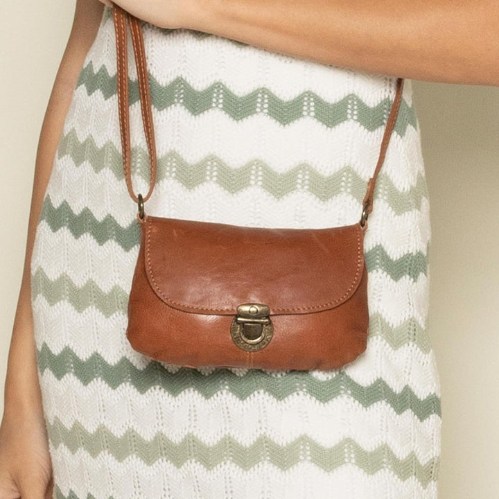 Gusti Umhängetasche Leder-Rona Handtasche Freizeittasche kleine Tasche Schultertasche Damen Ledertas
