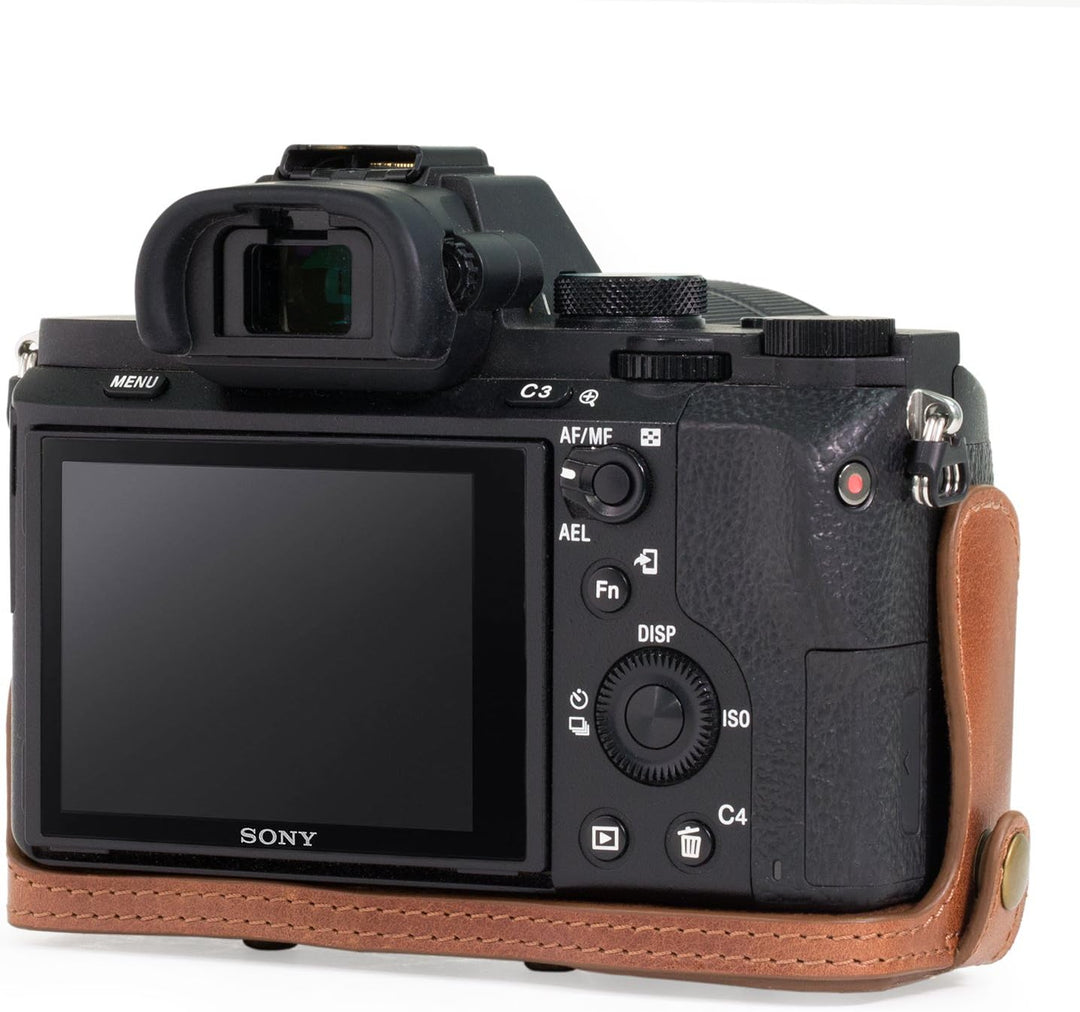 MegaGear Sony Alpha A7S II, A7R II, A7 II (28-70mm) Ever Ready Echtleder Kamera-Case mit Trageriemen