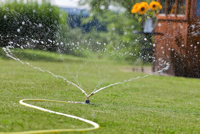 REHAU Kreisregner Premium, aus Messing, Sprinkler-Bereich bis zu 15m, Rasensprenger für grosse Fläch