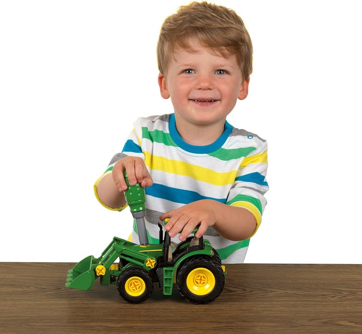 Klein Theo 3906 John Deere Traktor mit Holz- und Heuwagen I Schraubset inkl. Schraubendreher I Masse