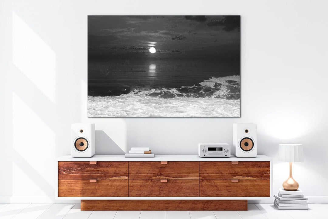 deyoli rot-orangener Sonnenuntergang am Strand Format: 80x60 als Leinwand, Effekt: Schwarz&Weiss, Mo