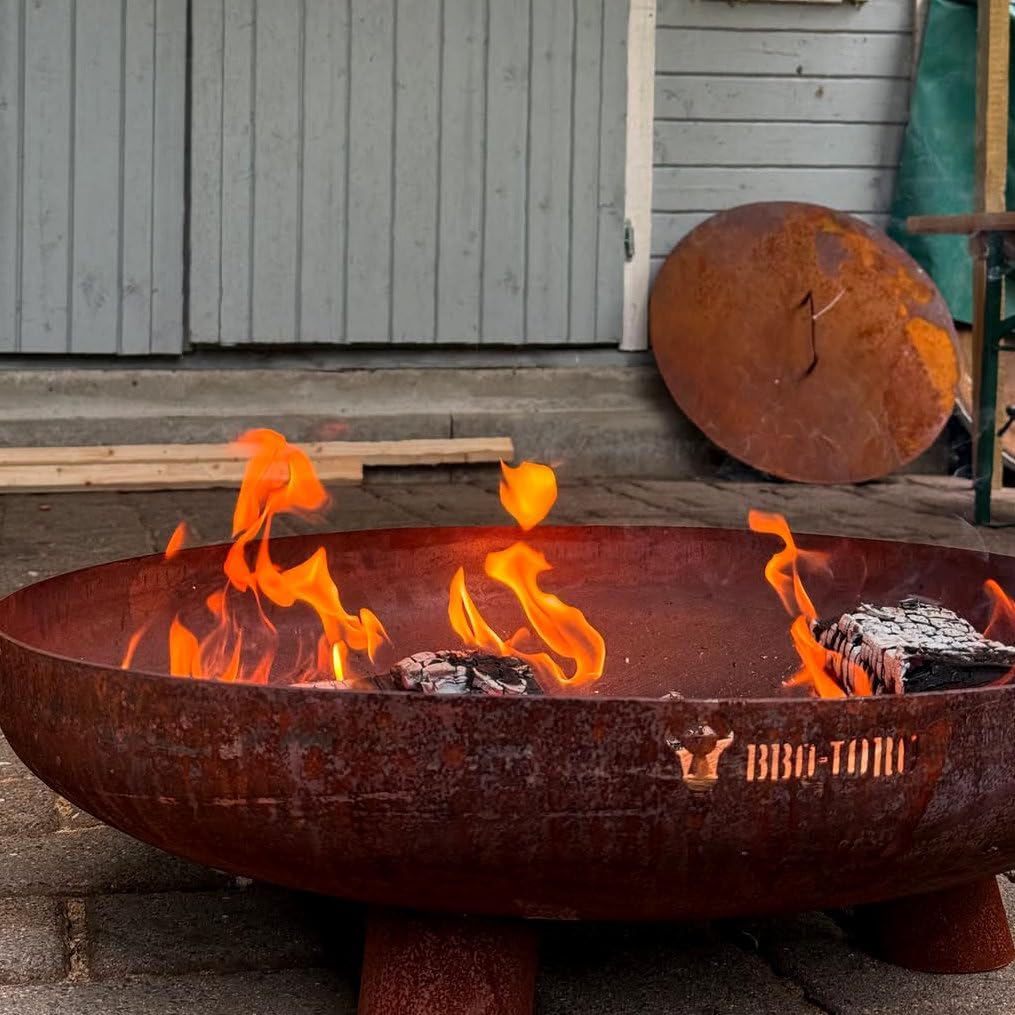 BBQ-Toro Feuerschale Ø 80 cm | Rostoptik | Outdoor Feuerstelle mit DREI Standbeinen und Zwei Griffen