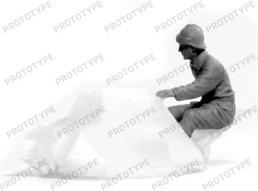 ICM Modell Panzer Fcm 36 mit French Tank Crew