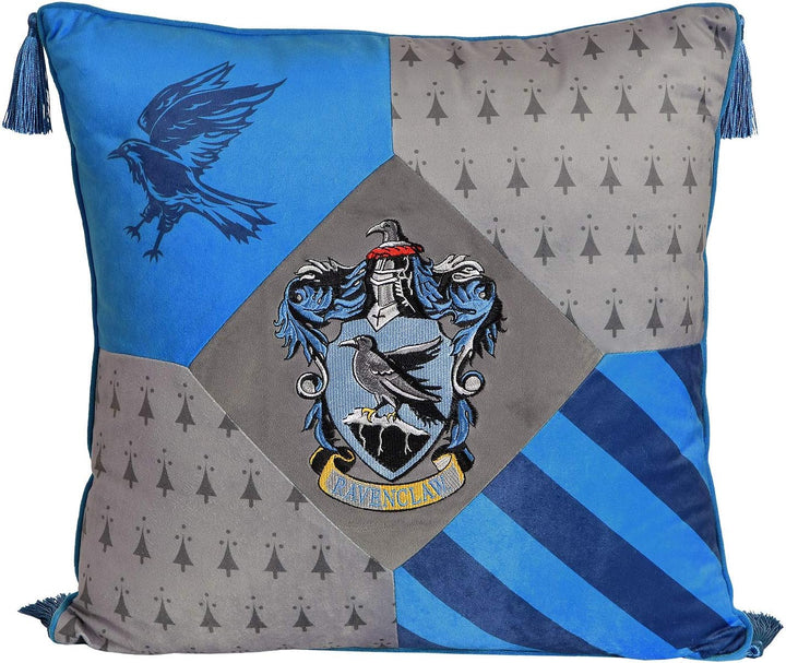 Elbenwald Harry Potter Kissen mit Quasten im Ravenclaw Design mit gesticktem Wappenpatch in den Haus