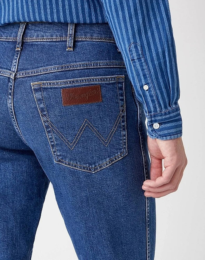 Wrangler Herren Jeans Texas - Regular Fit - Blau - Arm Strong W29-W50 Stretch 40W / 34L Best Rocks,