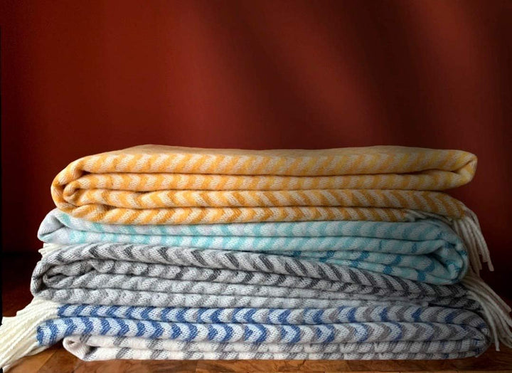 JOWOLLINA Jacquard Plaid Zig-Zag-Welle 100% feine Norwegische Wolle (anthrazit/grau, 130x180 cm) Ant