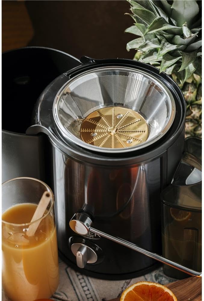 Adler AD 4132 Entsafter, 800 W, Titanklingen, Safttank 0,45L Fruchtfleischsammler 1,5L Anti Tropf Sy