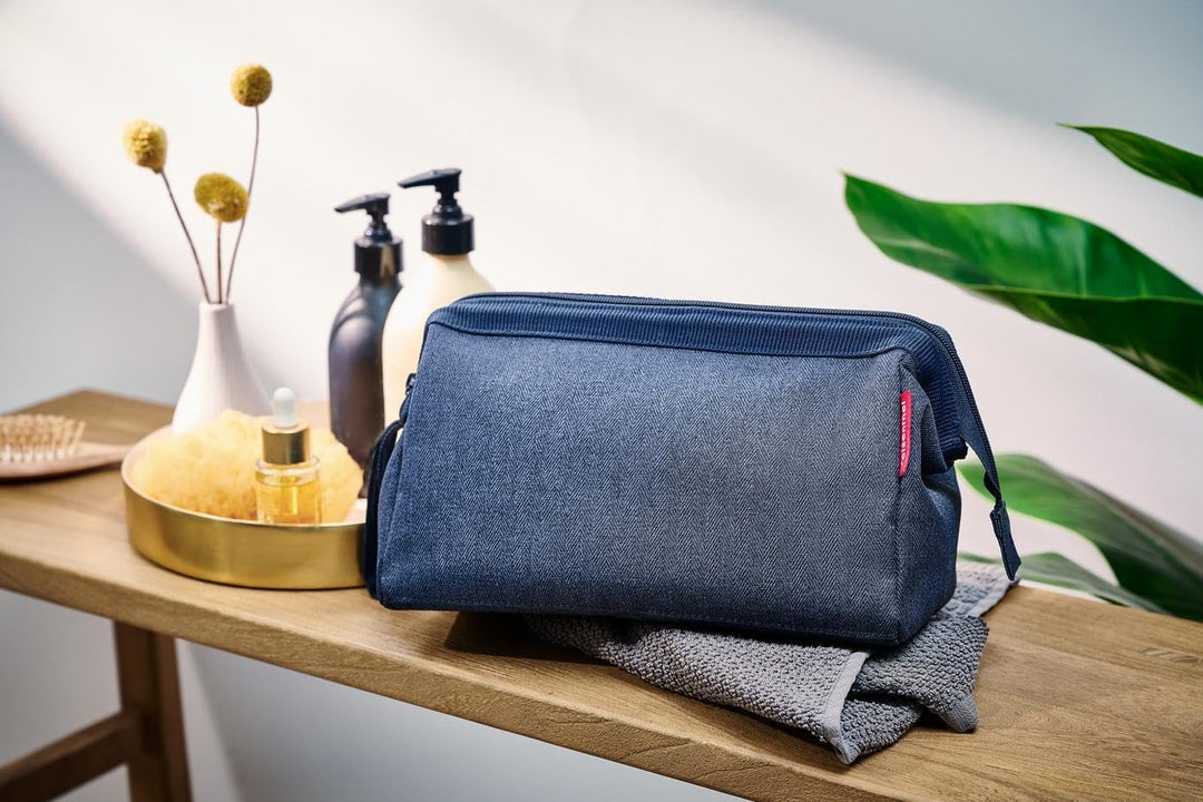 reisenthel travelcosmetic - Starke robuste und praktische Reisekosmetiktasche, Handschlaufe, wassera