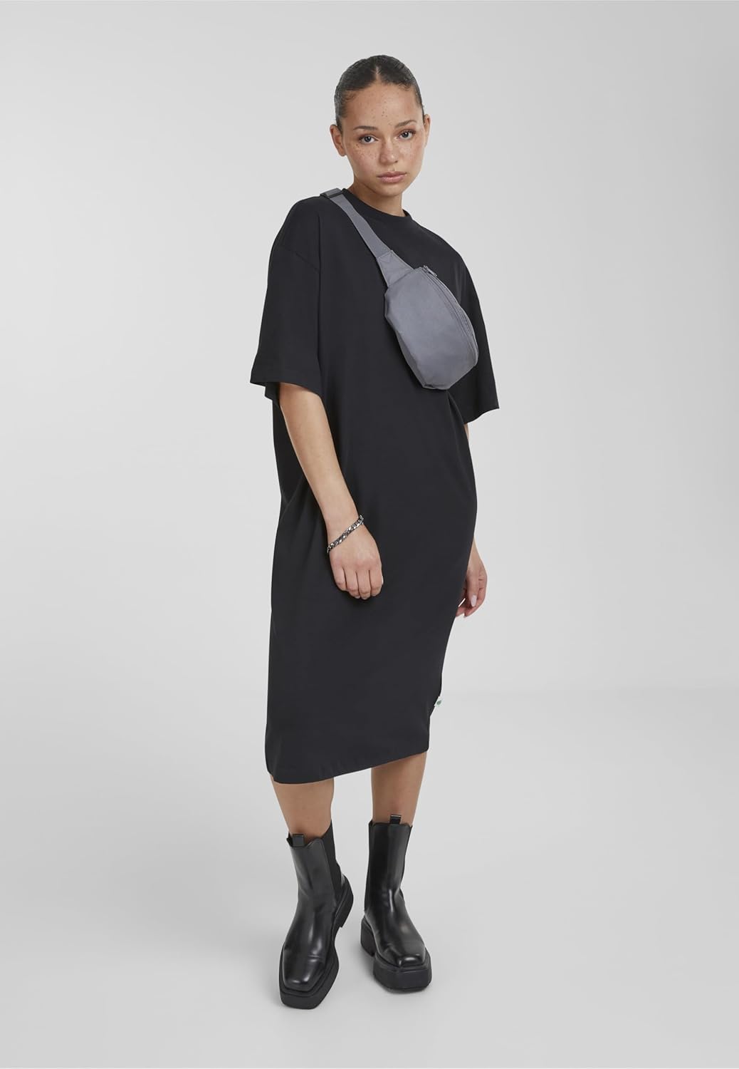 Urban Classics Damen Kleid aus BIO-Baumwolle, Oversized T-Shirt Kleid, Ladies Organic Long Oversized